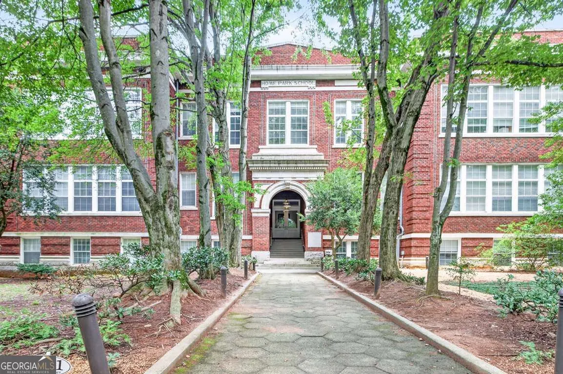 209 1031 State Street NW #209