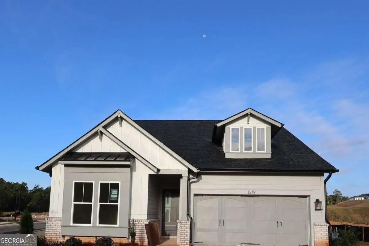 1319 Autumn Lake Drive SW