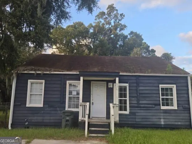 936 Staley Avenue