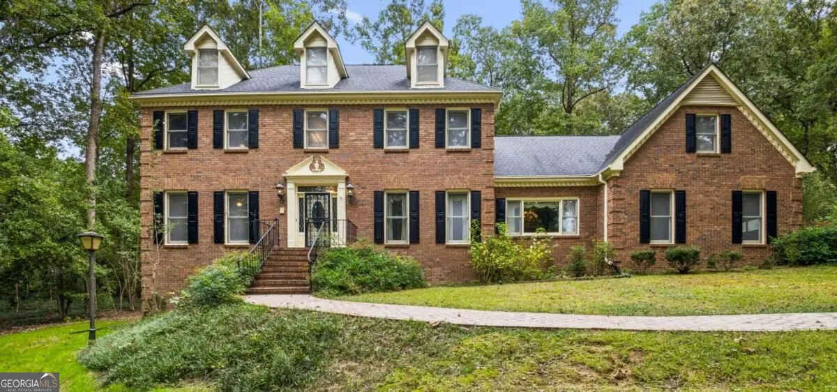 1211 Silverwood Court