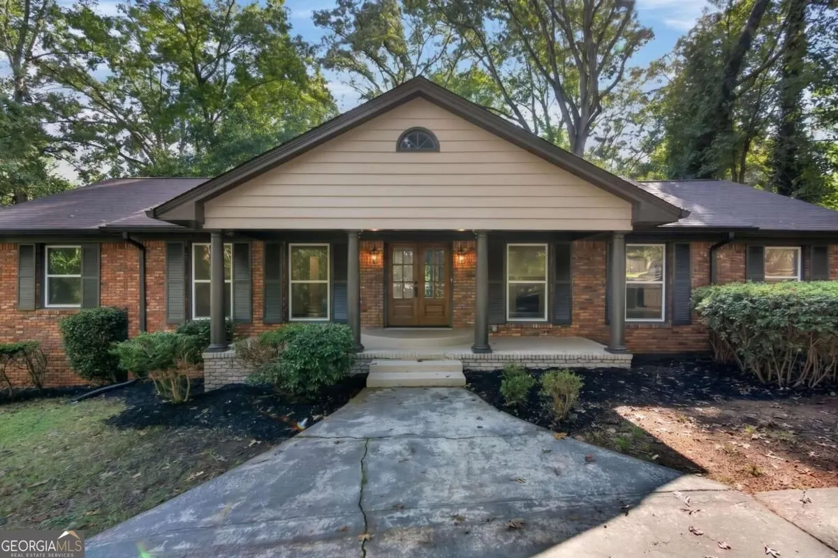 878 Falcon Drive
