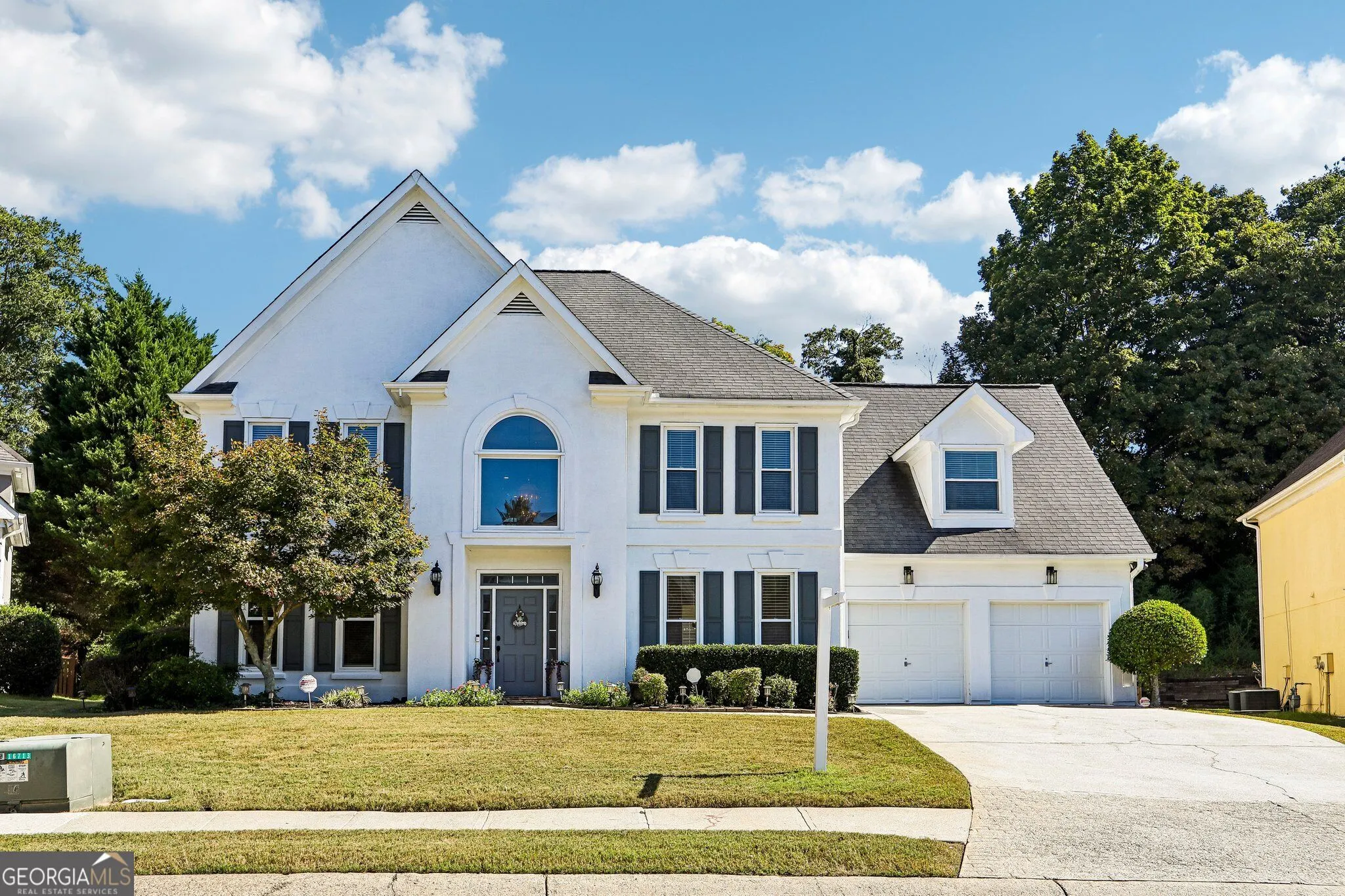 1116 Midsummer Court NE