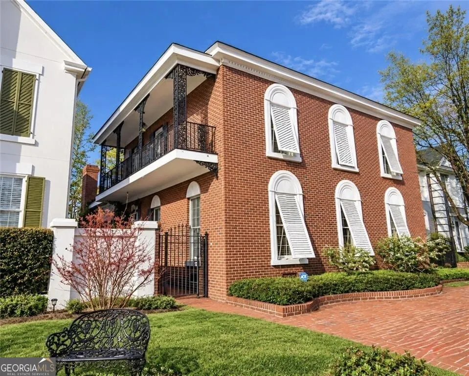 6 Conifer Square