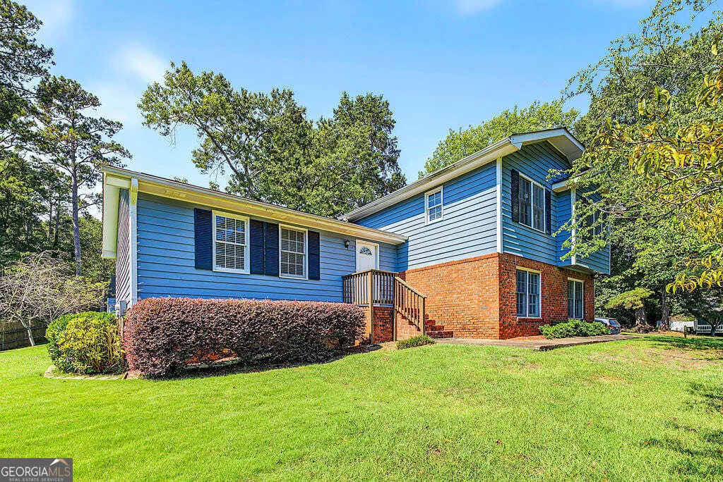 2140 Shadowood Drive