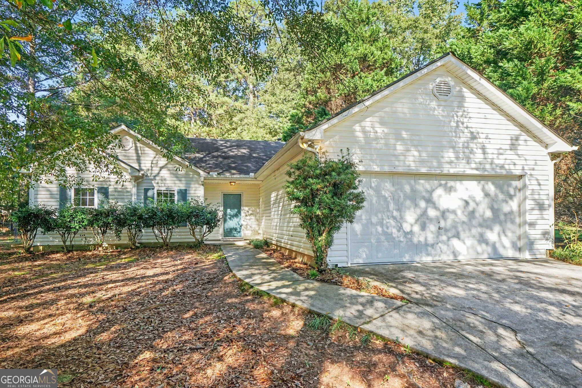 882 Whispering Way