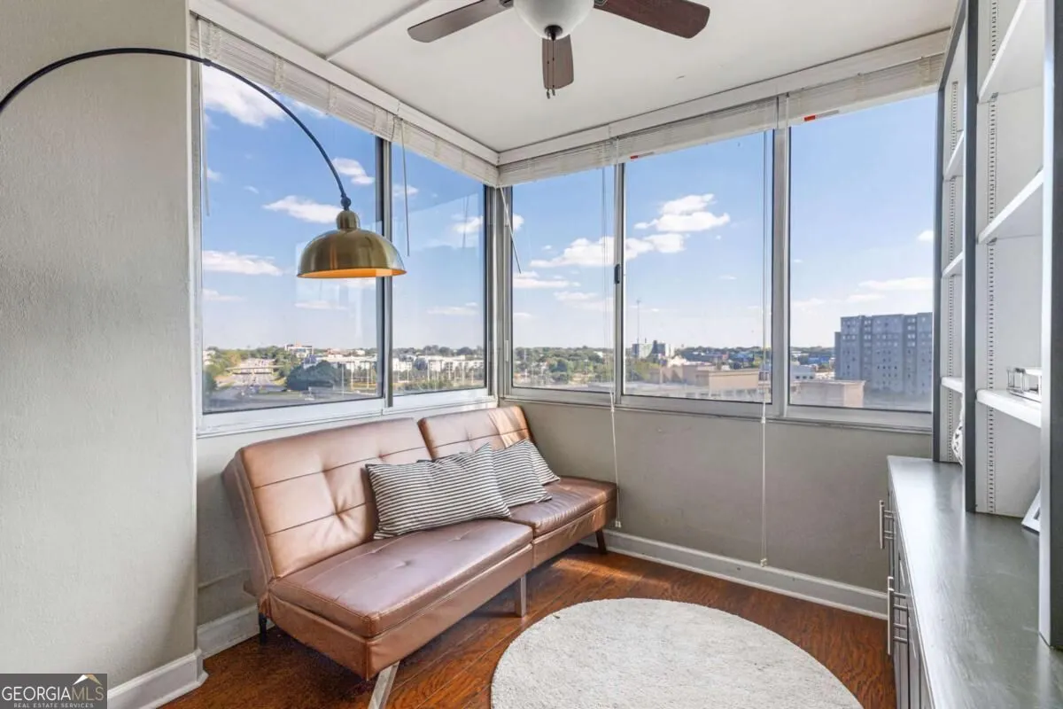 1406 215 Piedmont Avenue NE #1406