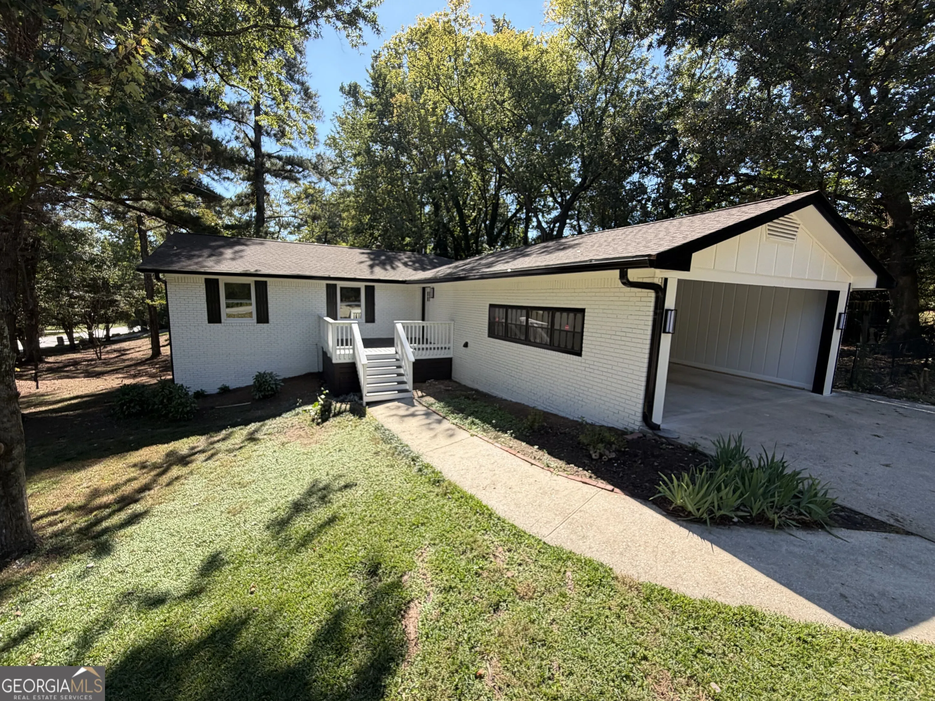 1617 W Kellogg Circle