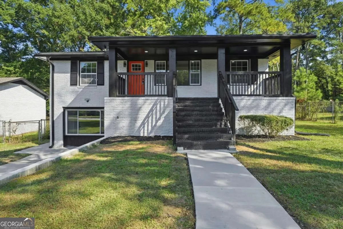 3869 Wisteria Lane SW