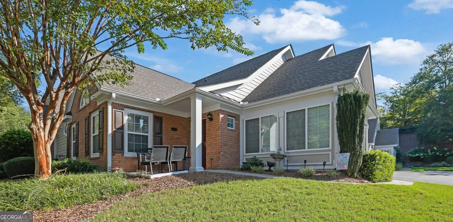 6112 Menlow Court