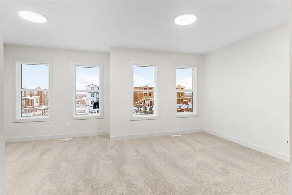 43 Belvedere Point SE
