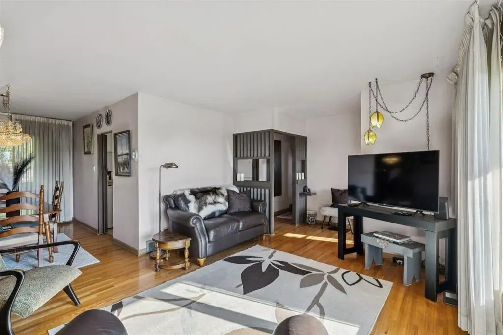 14 Hawthorne Crescent NW