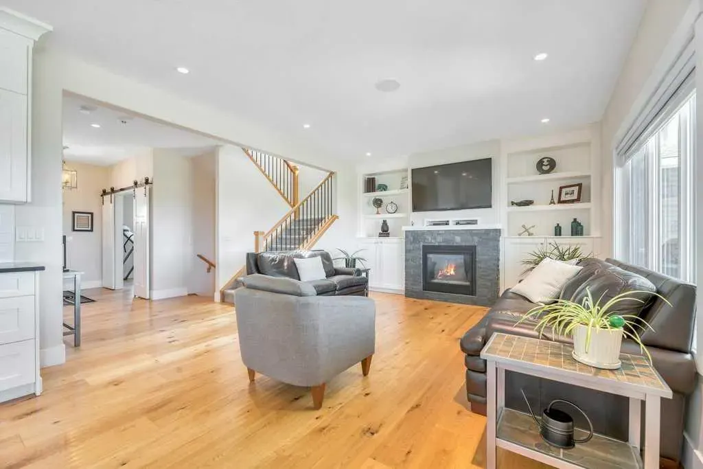 1069 Hillcrest Manor Estates