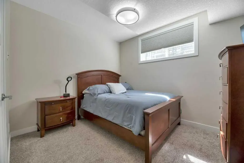 1069 Hillcrest Manor Estates