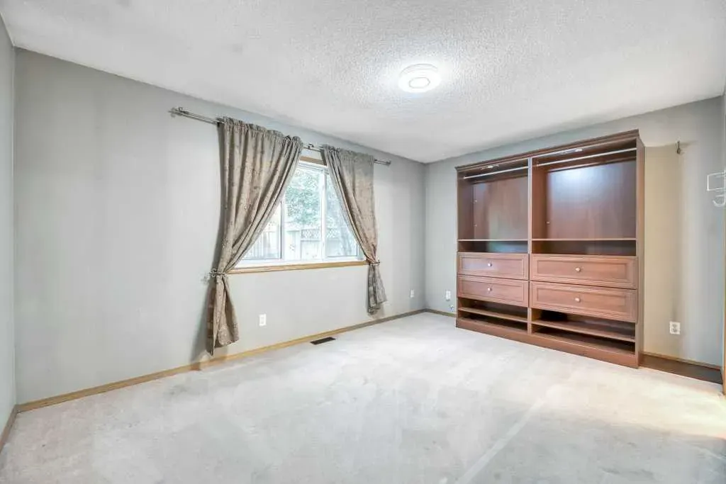 41 Millbank Bay SW