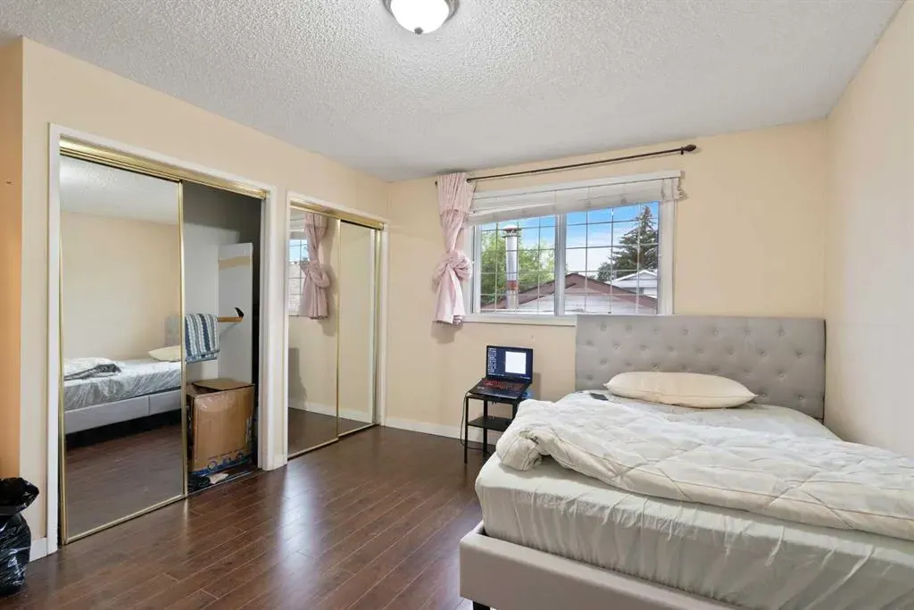 319 Rundlelawn Road NE