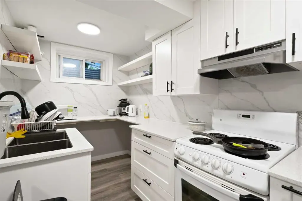 319 Rundlelawn Road NE