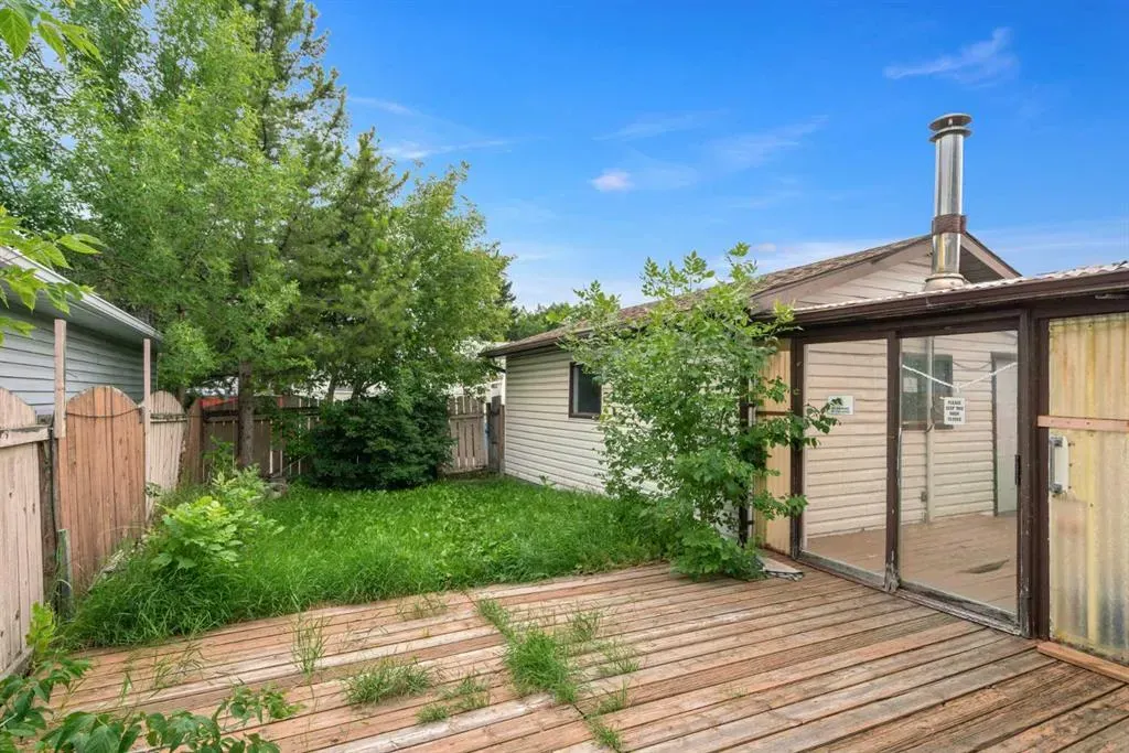 319 Rundlelawn Road NE