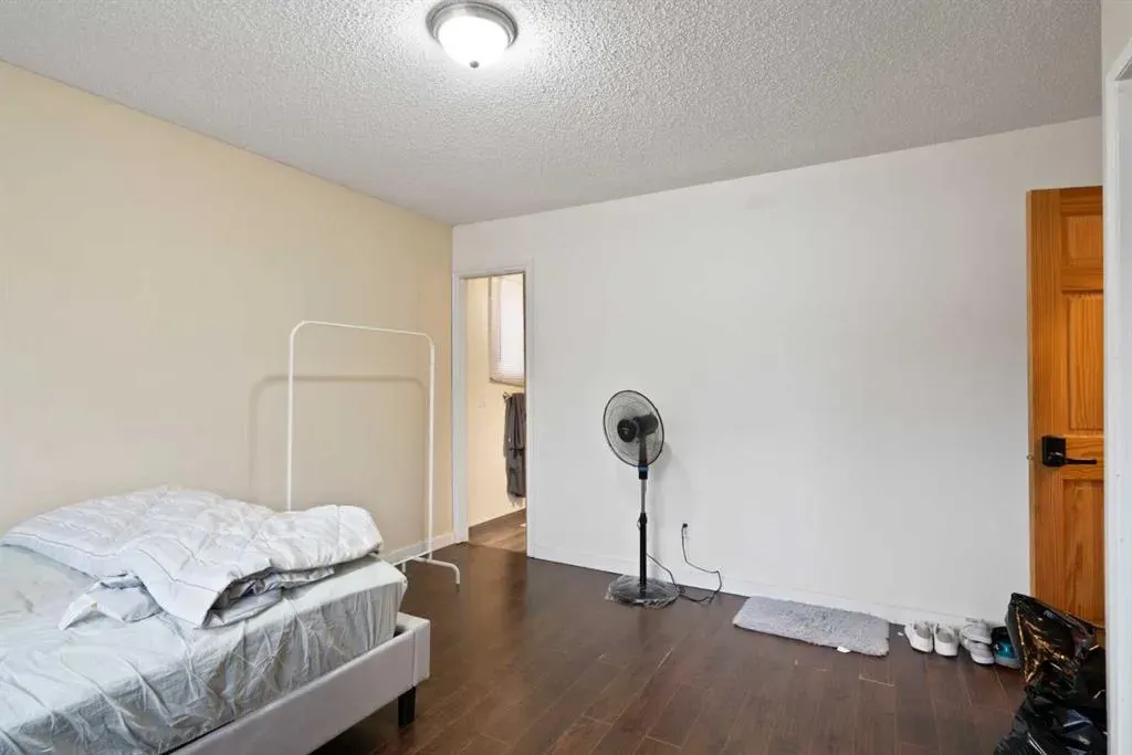 319 Rundlelawn Road NE