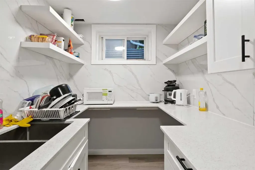 319 Rundlelawn Road NE