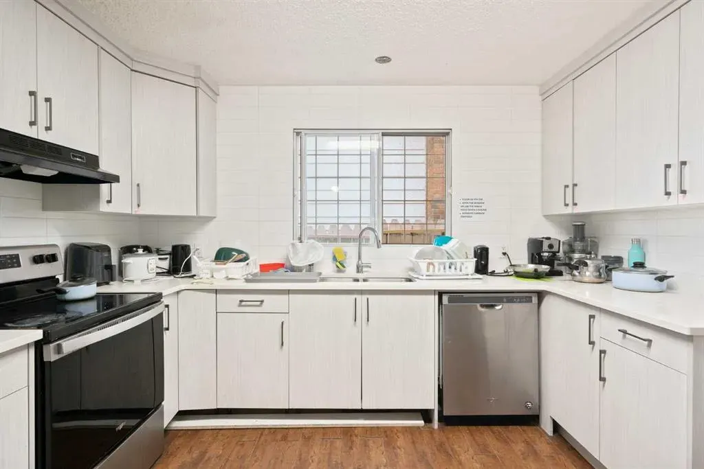 319 Rundlelawn Road NE