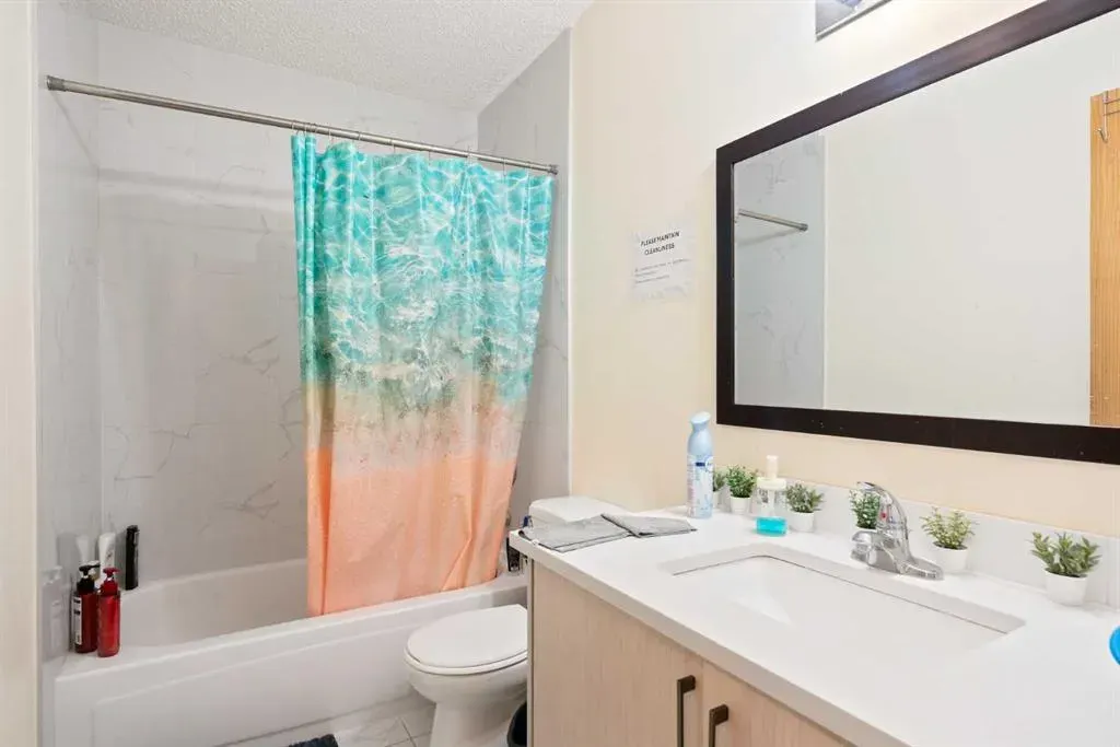 319 Rundlelawn Road NE