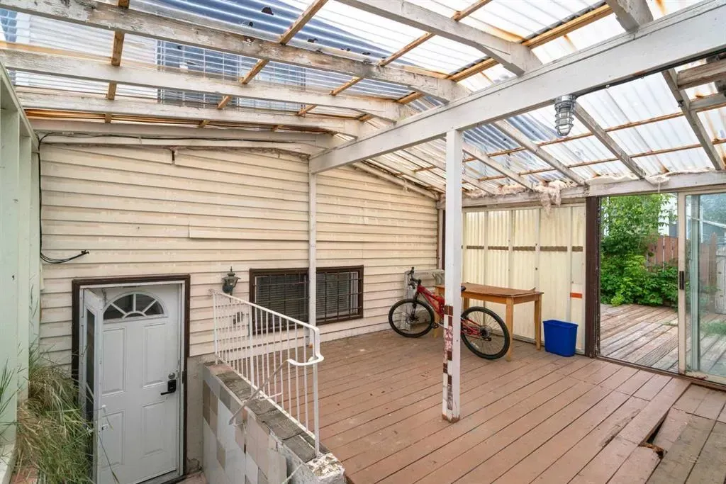319 Rundlelawn Road NE