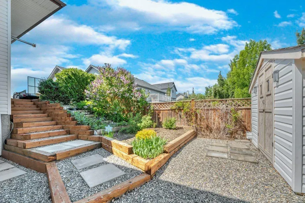15 Henderson Bay NE