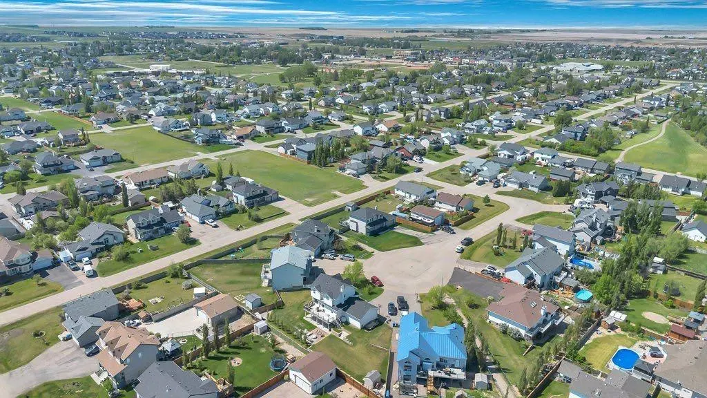 15 Henderson Bay NE