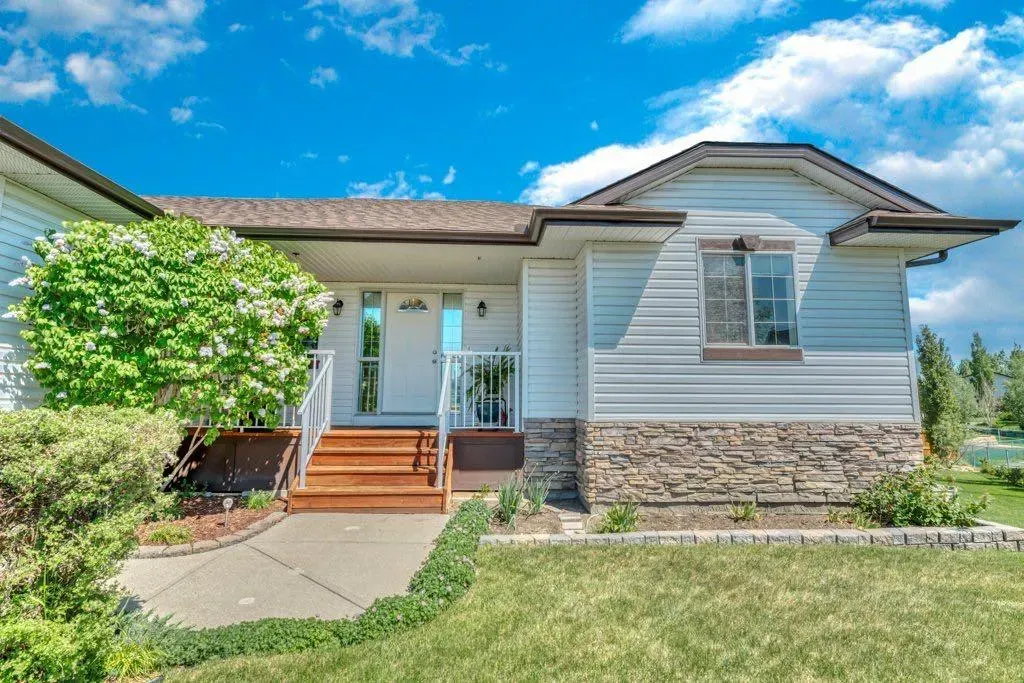 15 Henderson Bay NE