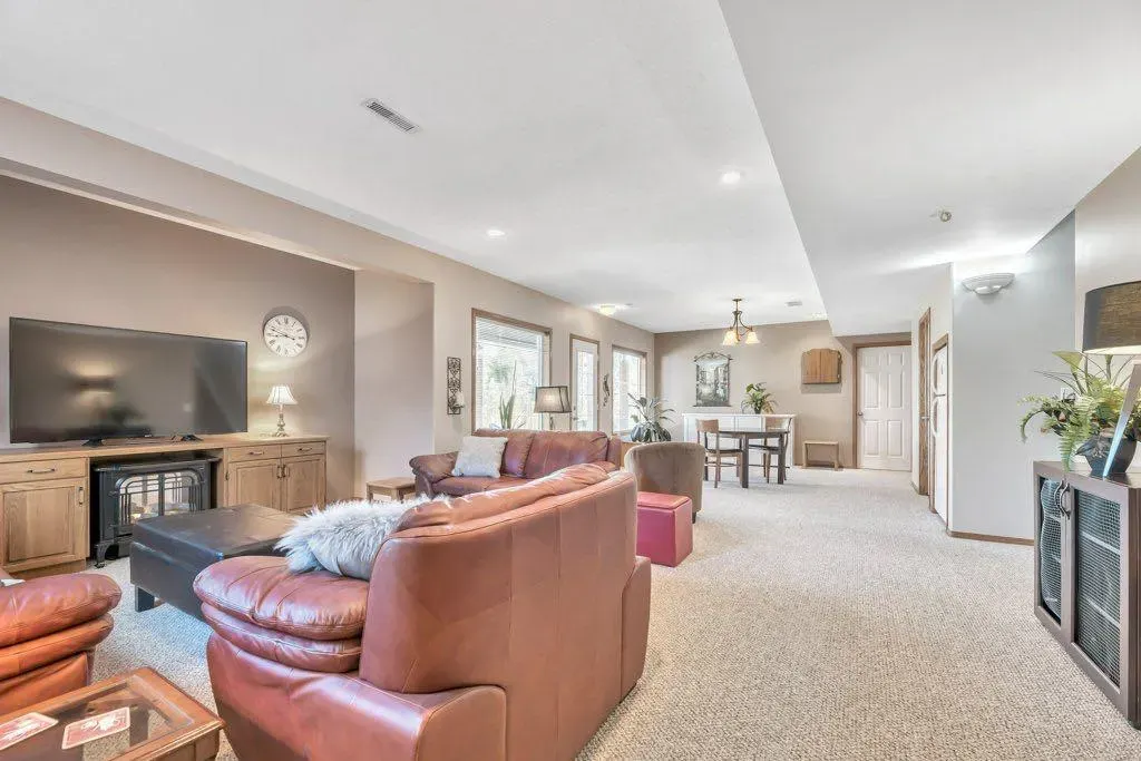 15 Henderson Bay NE