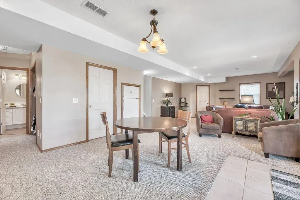 15 Henderson Bay NE
