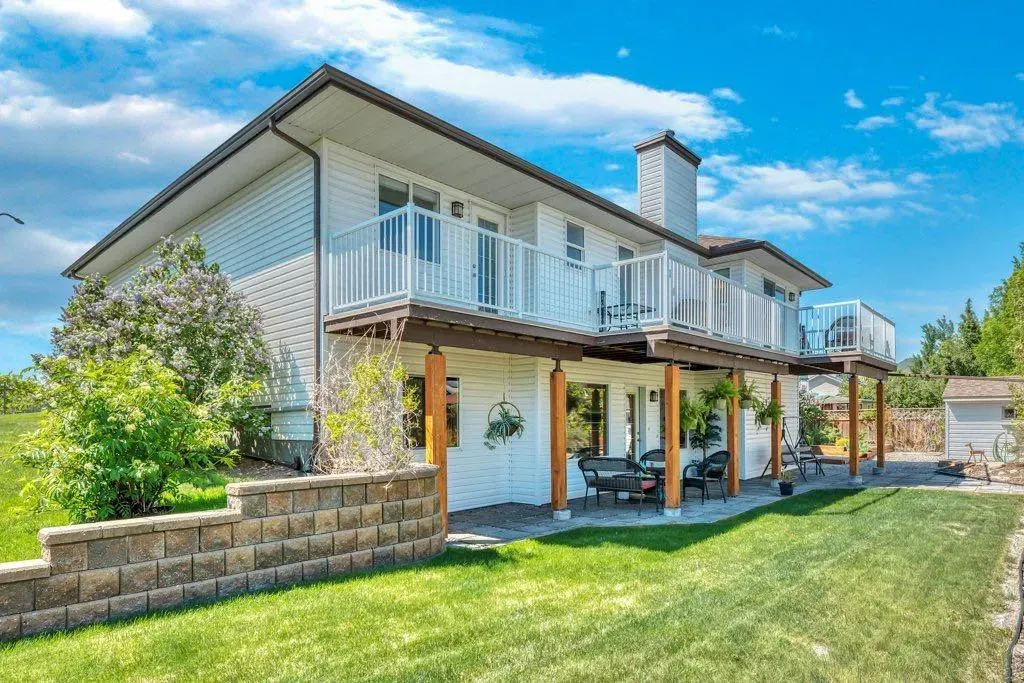 15 Henderson Bay NE