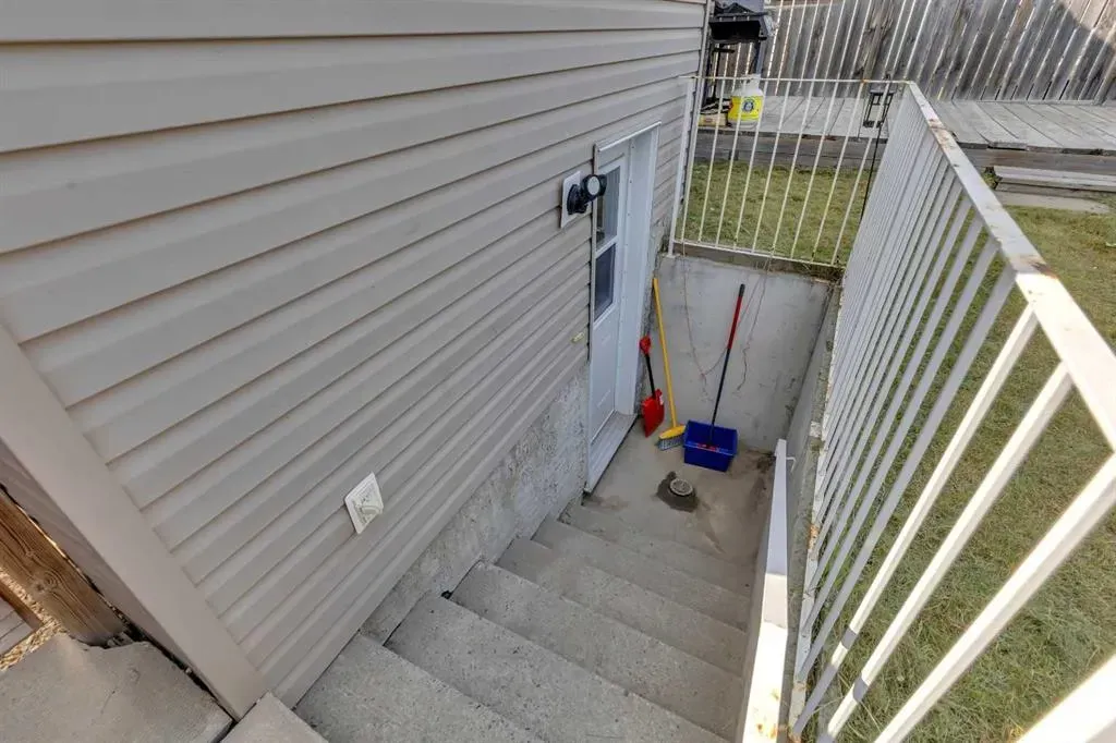 231 Martinvalley Crescent NE