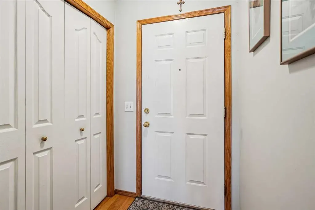 219 Mt Douglas Manor SE