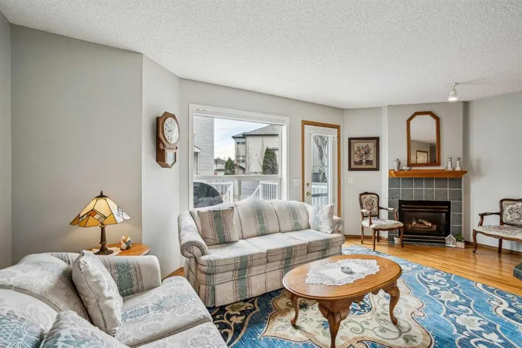 219 Mt Douglas Manor SE