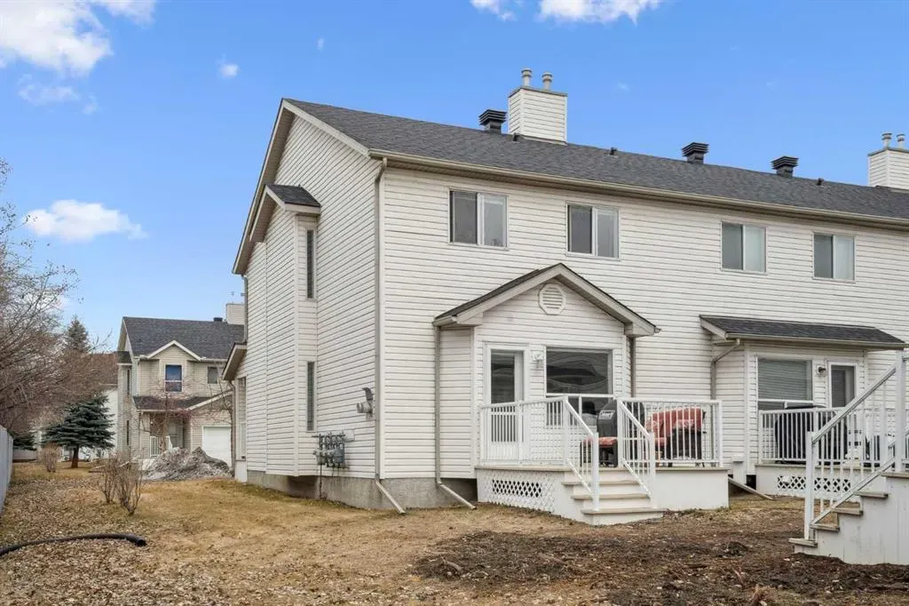 219 Mt Douglas Manor SE