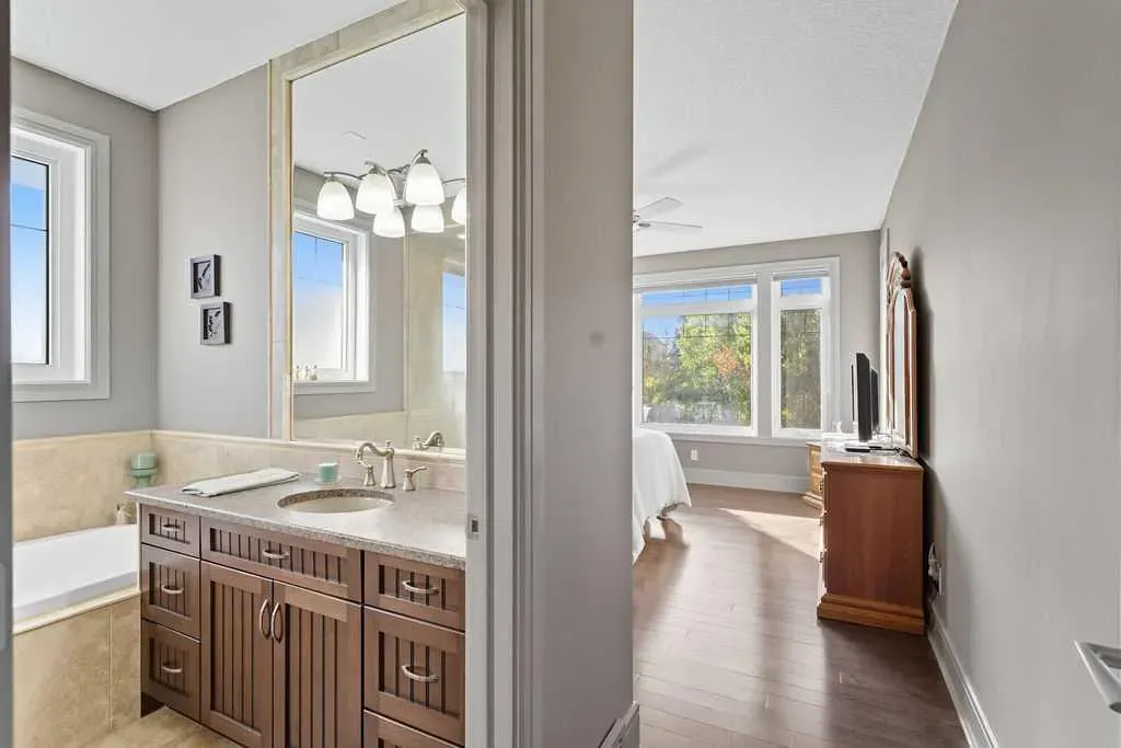 305 Silverado Ranch Manor SW