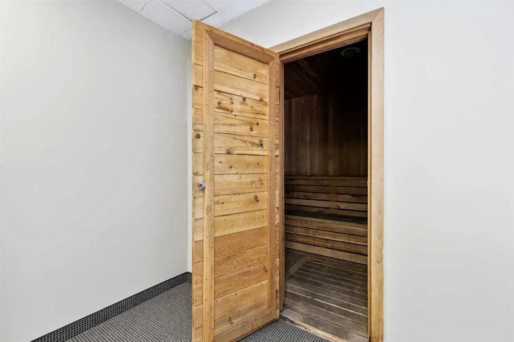 1414 5 Street SW, #206