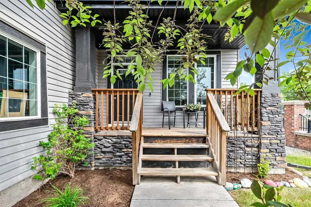 6 Drake Landing Gate
