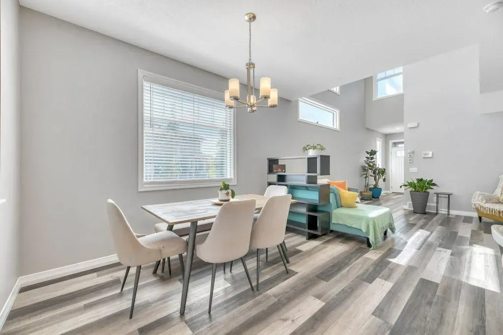 108 Evanston Hill NW