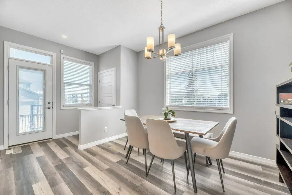108 Evanston Hill NW