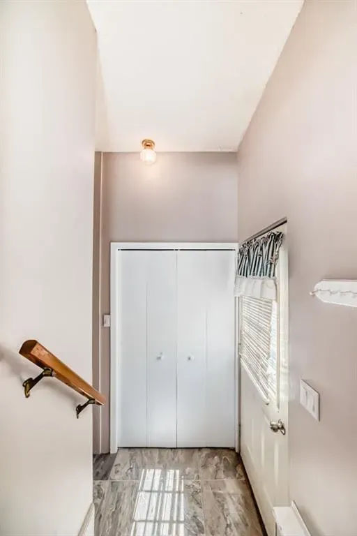 418 Ellis Crescent