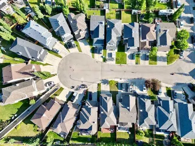 117 Tuscany Ridge Mews NW