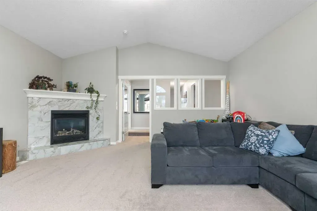117 Tuscany Ridge Mews NW