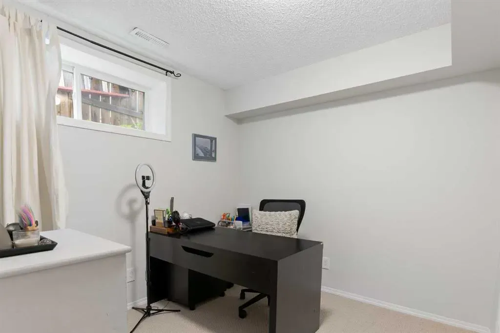 117 Tuscany Ridge Mews NW