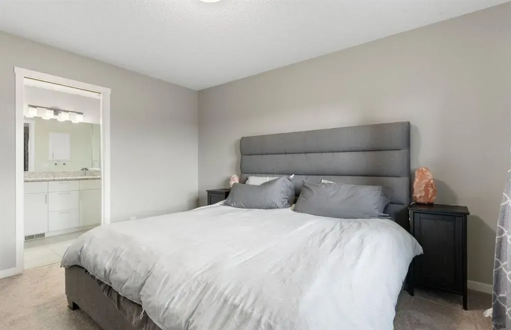 117 Tuscany Ridge Mews NW