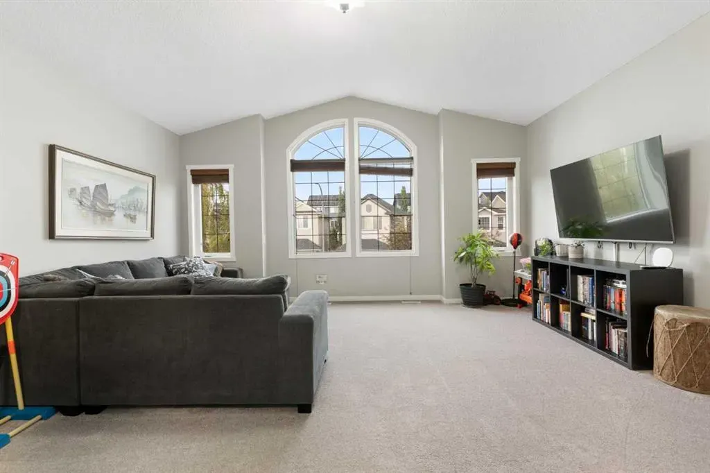 117 Tuscany Ridge Mews NW