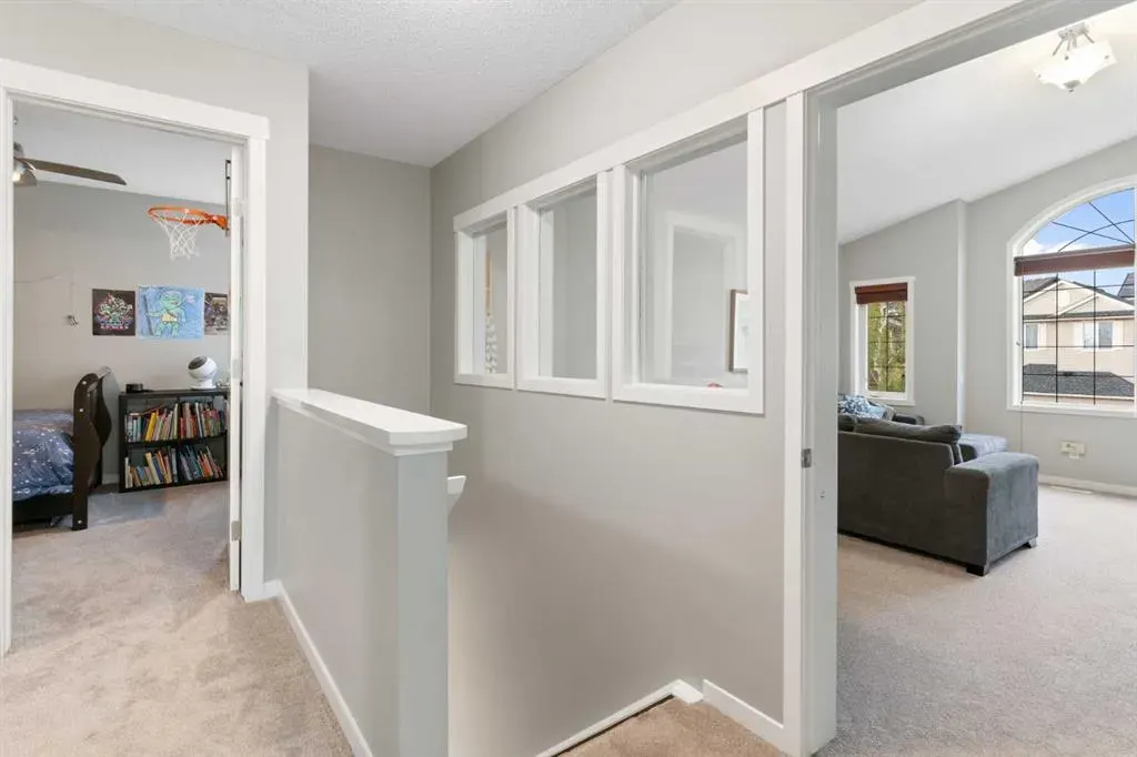 117 Tuscany Ridge Mews NW