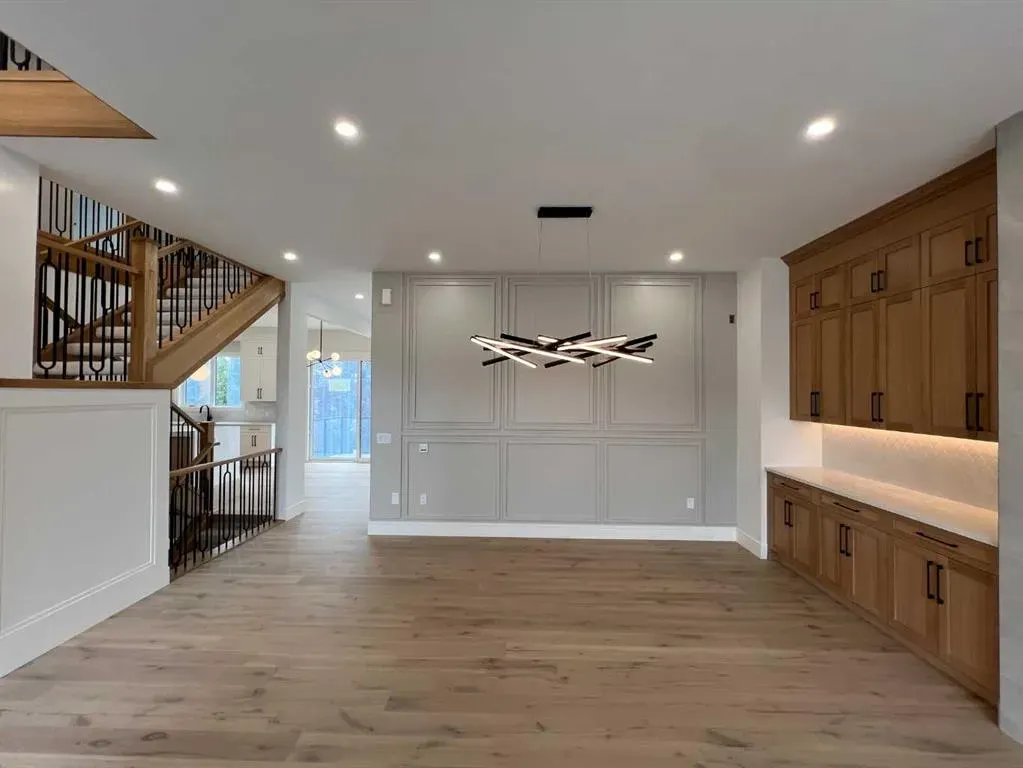 236 East Lakeview Place