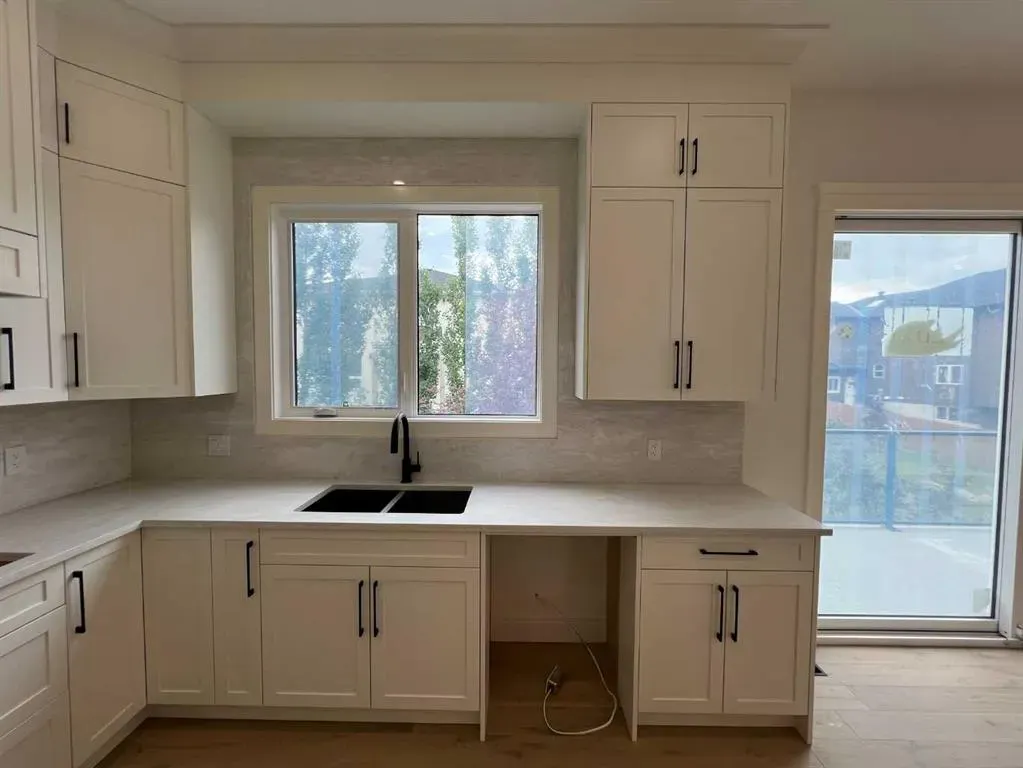 236 East Lakeview Place